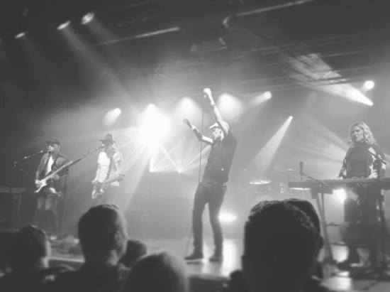 walking-on-cars-o2-academy-1